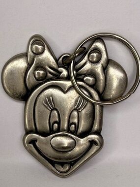 Vintage Disney Minnie Mouse Pewter Head‎ Key Chain 1990's Embossed Metal Design